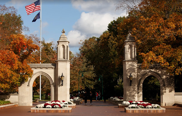美國印第安納大學布魯明頓校區(圖)一名專長研究數據安全的中裔教授王曉峰，日前突然遭FBI搜索且當天即遭校方解僱，引發熱議。(維基百科)