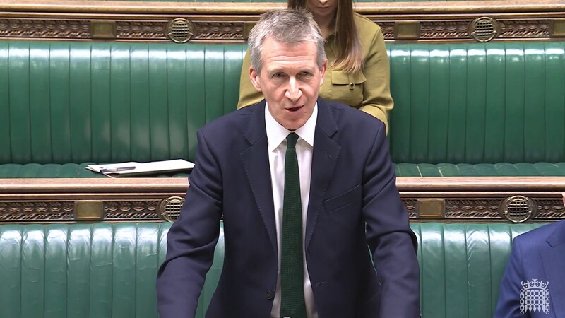 英國內政部主責安全事務的副大臣賈維斯1日在國會宣布，繼伊朗之後，納俄羅斯入外國影響力登記計畫（FIRS）的「加強管控」等級。國會議員質疑為何中國未入列。（英國國會議事轉播截圖） (圖：中央社)