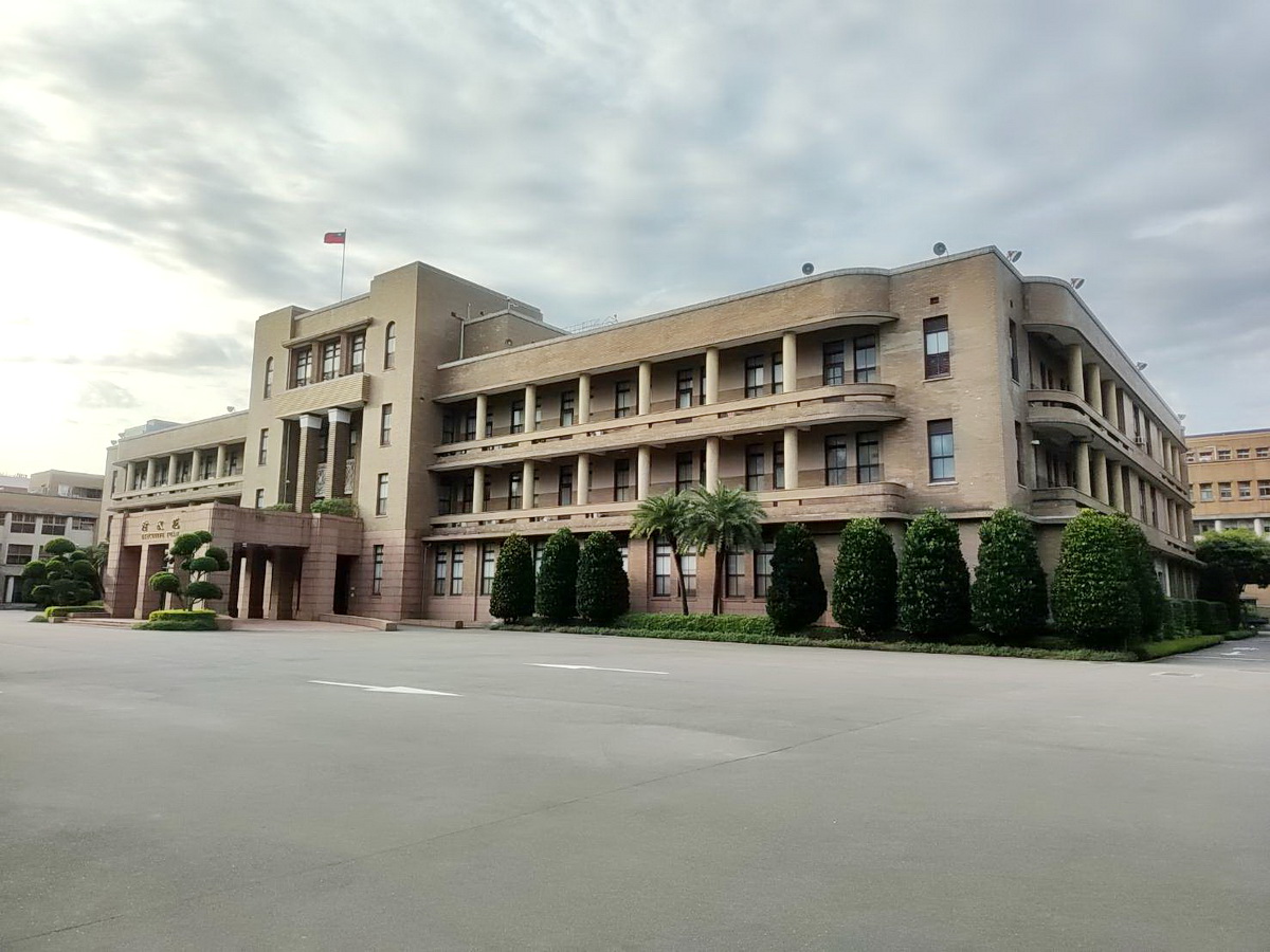 行政院認為財劃法窒礙難行，覆議失敗後仍持續尋求救濟，同時研擬院版修法草案。圖為行政院外觀資料照。(記者王照坤 攝)