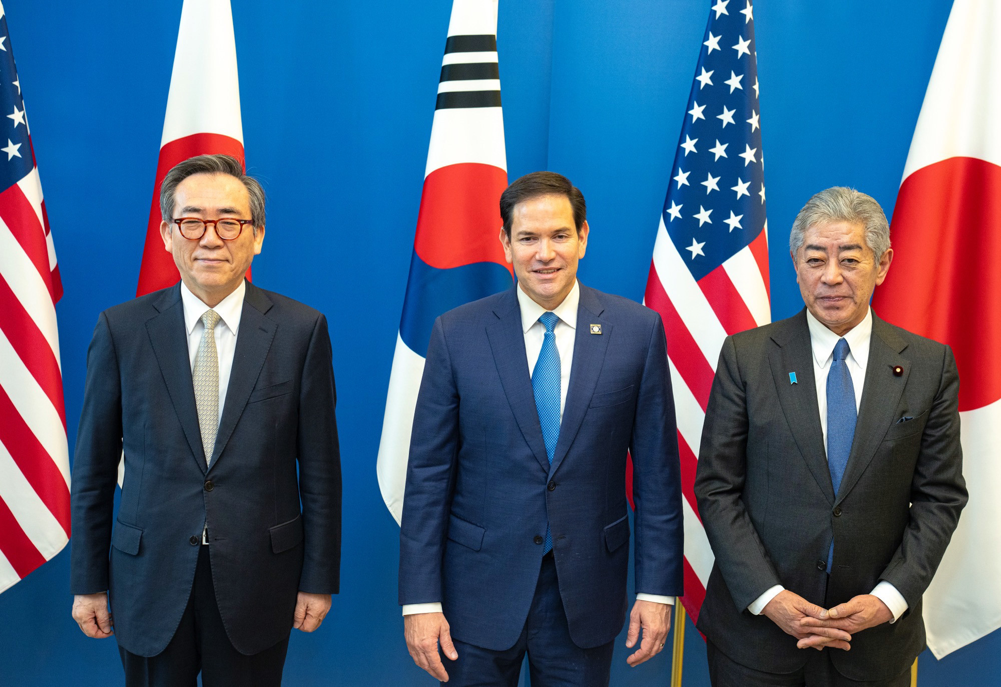 美國國務卿盧比歐(Marco Rubio)、韓國外交部長趙兌烈及日本外務大臣岩屋毅3日於布魯塞爾會晤。(圖:美國國務院)