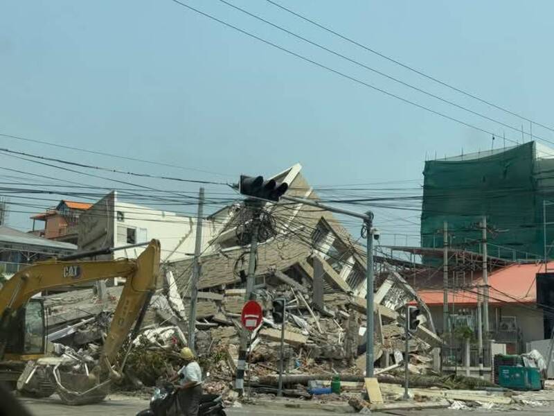 緬甸3月28日強震後，當地第2大城、歷史名城瓦城(Mandalay)建築物倒塌，無數家庭頃刻間失去賴以生存的家園。(瓦城教會陳姓牧師提供)(圖：中央社)