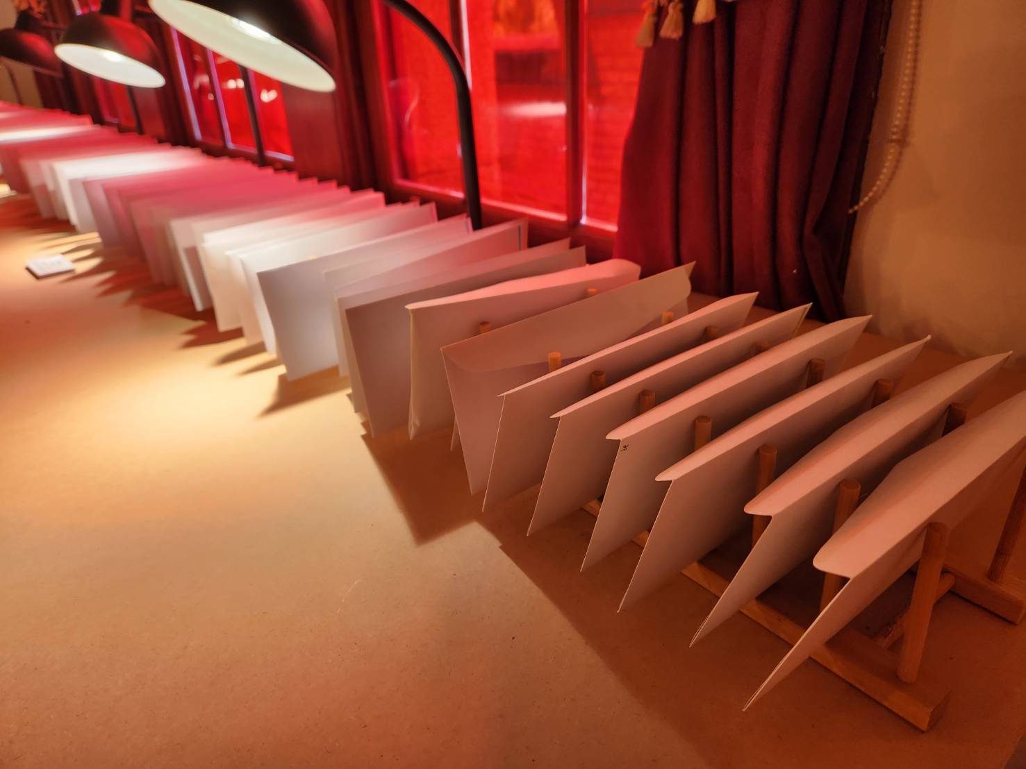 第二屆香港人權作品展，站出在求香港政治犯的信件，見證自由與抗爭。(江昭倫 攝)