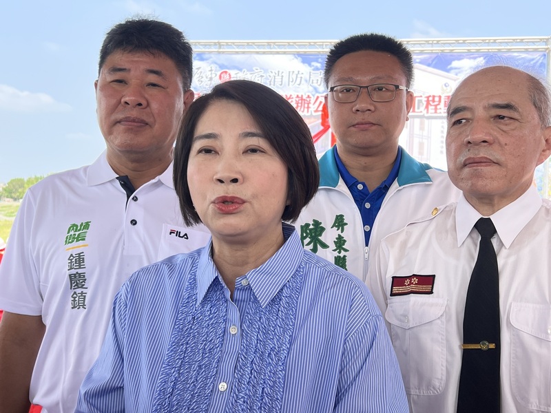 屏東縣長周春米（前中） (中央社資料照片)