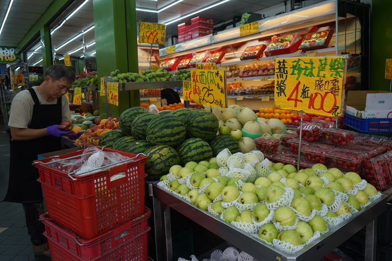 水果因2024年接連颱風豪雨後復耕期較長，價格創8年半來最大漲幅。(圖：中央社)