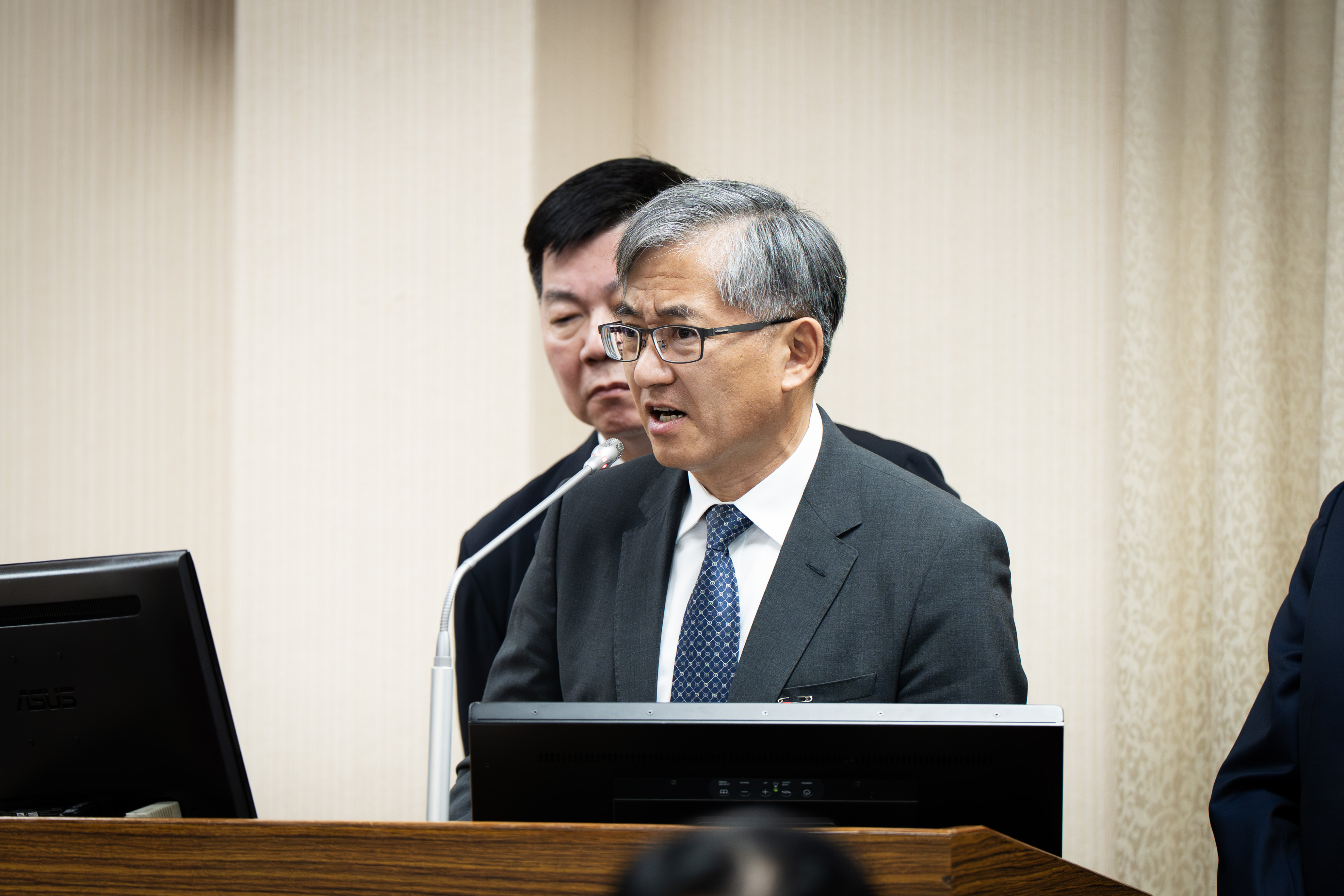 有關國會助理是否可納入國安查核？調查局長陳白立說明，由於涉及個人資料保護問題，需進行修法後才可納入。(記者楊仁翔 攝)