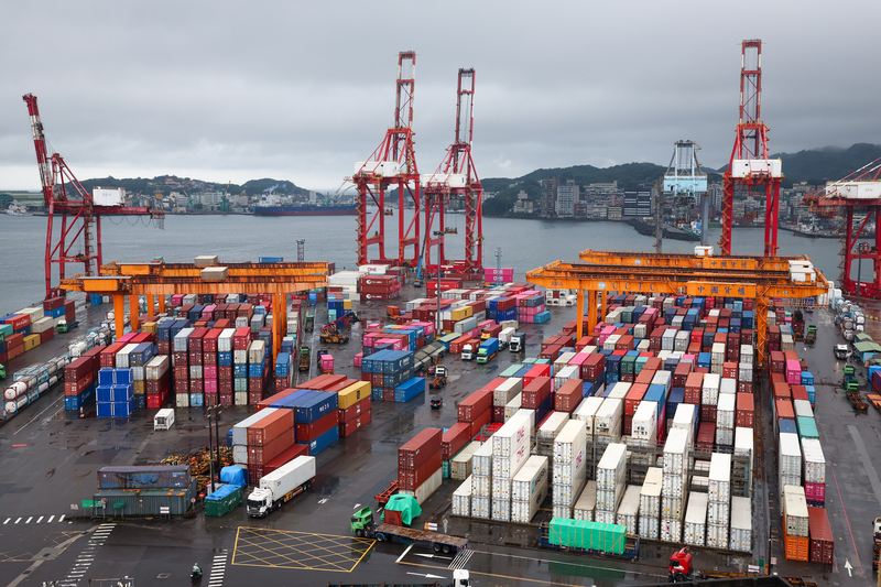 台灣今年首季對美出口佔比，上升至25.5%，創26年來同期新高，但對中國及香港出口佔比則下降至28.4%，創24年來同期新低。(圖：中央社)