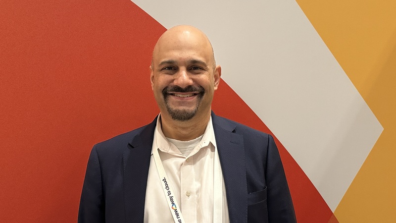 Google企業AI平台Vertex AI產品總監巴道里瓦拉受訪表示，Google研發AI晶片TPU最主要目的是希望提供用戶更多元的運算選擇。(圖：中央社)