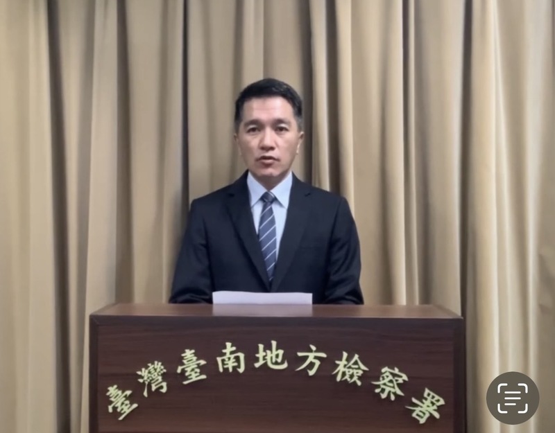 中資背景權宜輪多哥籍「宏泰」貨輪2月涉拖斷台澎第3海纜，台南地檢署11日起訴收押中的中國籍王姓船長。南檢調查，王姓船長始終未供出幕後指使。圖為襄閱主任檢察官蔡宗聖。（台南地檢署提供） (圖：中央社)