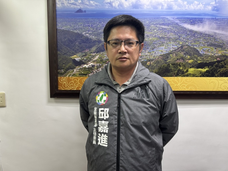 民進黨宜蘭縣黨部主委邱嘉進13日表示，經開會審慎評估，一致通過決定開除何仁傑黨籍。(民進黨宜蘭縣黨部提供/圖：中央社)