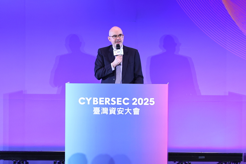 CYBERSEC 2025台灣資安大會15日上午在台北南港展覽館2館登場，美國在台協會處長谷立言（Raymond F.Greene）（圖）出席開幕式並致詞。(圖：中央社)