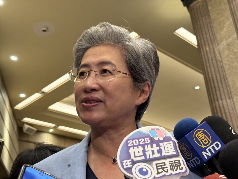 晶片大廠超微（AMD）董事長暨執行長蘇姿丰15日出席供應商晚宴受訪表示，超微是美國公司，美國製造當然是關鍵優先事項，超微會與所有夥伴共同探討如何應對某些不確定性。中央社記者吳家豪攝 114年4月15日 (圖：中央社)