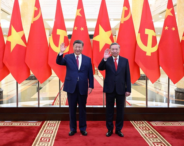 中共總書記、中國國家主席習近平14日在越南首都河內與越共總書記蘇林舉行會談。(圖：中國外交部)
