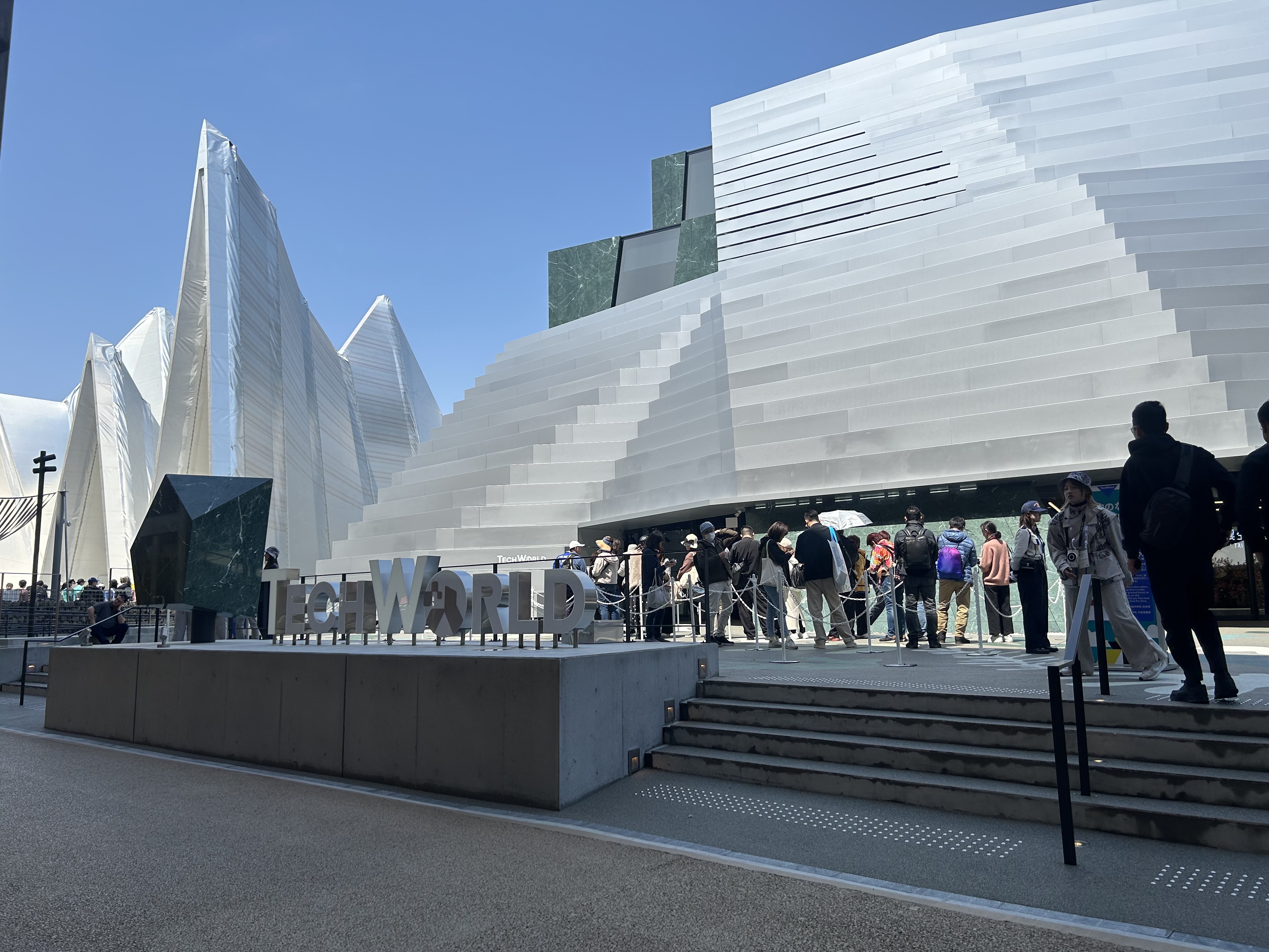 台灣以「玉山數位科技株式會社」的名義參與2025大阪世博會，並以新台幣20億預算打造TECH WORLD館。(陳文甲提供)