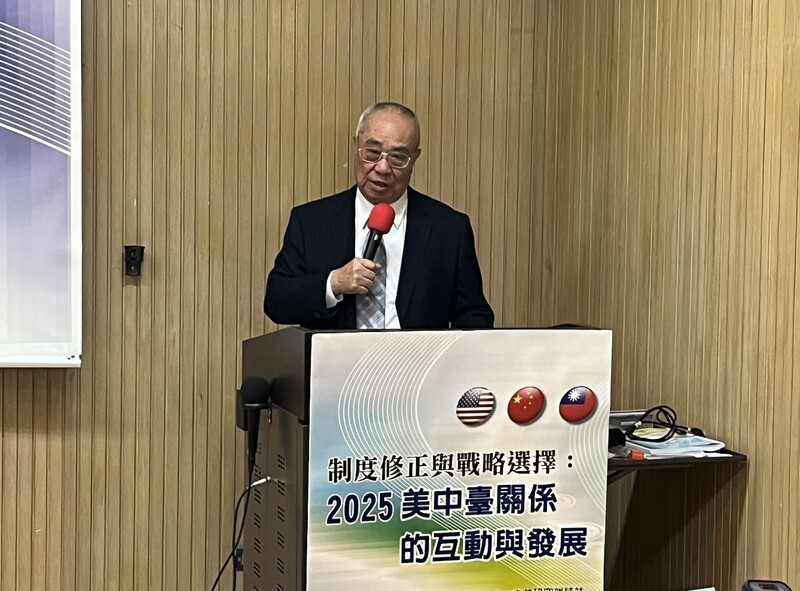 海基會董事長吳豊山16日表示，兩岸對話迄今中斷9年，中共刻意不與台灣民選政府來往，卻與在野黨水乳交融，加大對台滲透分化與軍機艦騷擾。(圖：中央社)