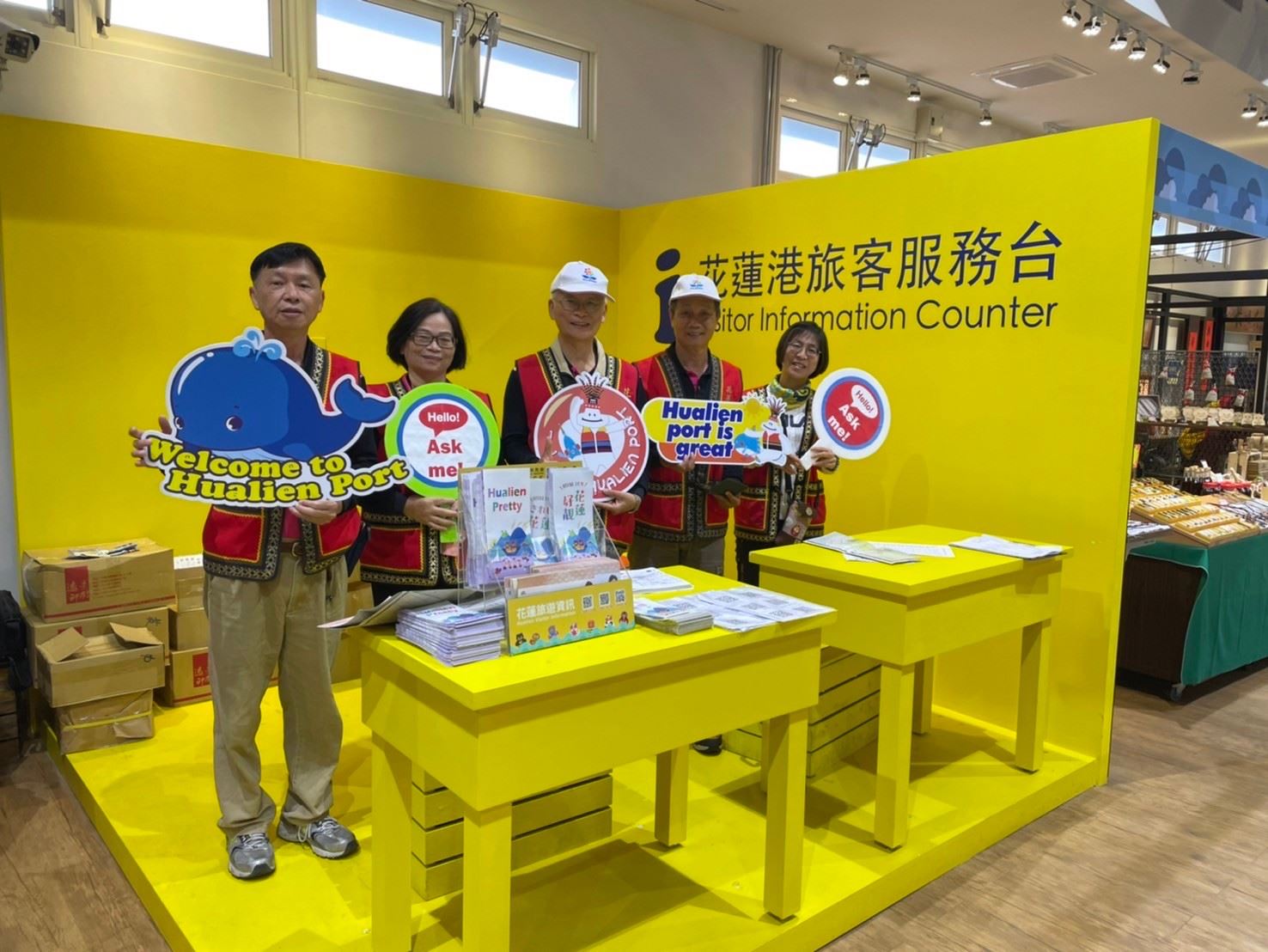 花蓮迎來去年0403地震後首艘國際郵輪，上百歐美旅客造訪花蓮。(照片由花蓮縣政府提供)