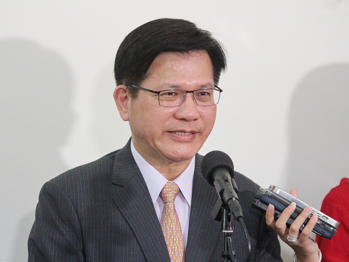 外交部長林佳龍21日在立法院受訪表示，談判已建立管道，駐美代表俞大㵢有與美國政府密切諮商 (央廣記者王照坤 攝)