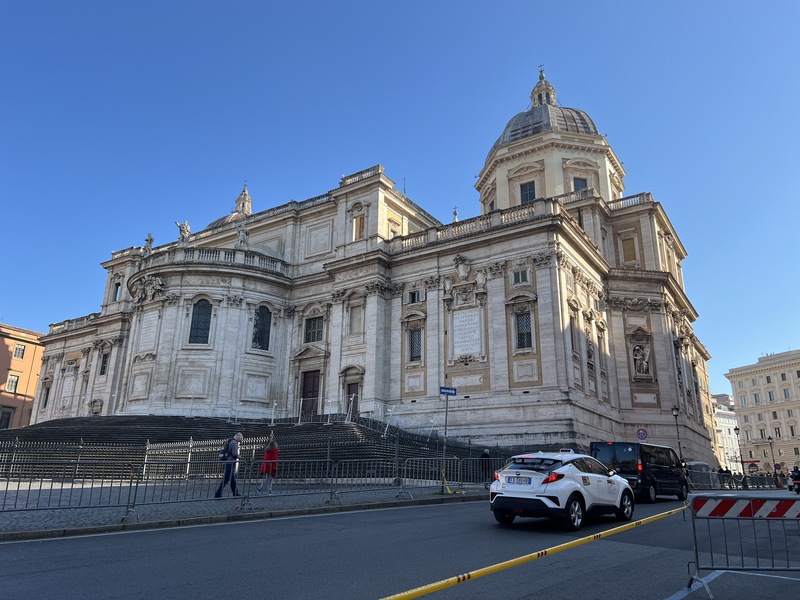教廷公布教宗方濟各遺願，教宗希望將遺體安葬在羅馬的聖母大殿（Basilica of Saint Mary Major），這是教宗每次出訪前後都會去禱告之處。(圖：中央社)