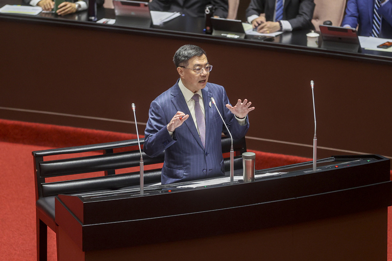 行政院長卓榮泰22日強調，台灣不能有戰後英雄，而是要有一位帶領台灣走向和平的國家領導人。(圖：中央社)