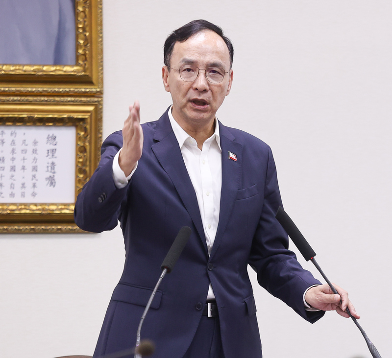 台北市長蔣萬安日前拋出倒閣說，國民黨主席朱立倫（圖）23日表示，倒閣一直都是選項、也從未排除，從今年初到現在都一直有討論，但至今他詢問黨內立委意見，絕大部分都不贊成用倒閣方式去自傷。中央社記者謝佳璋攝  114年4月23日 (圖：中央社)