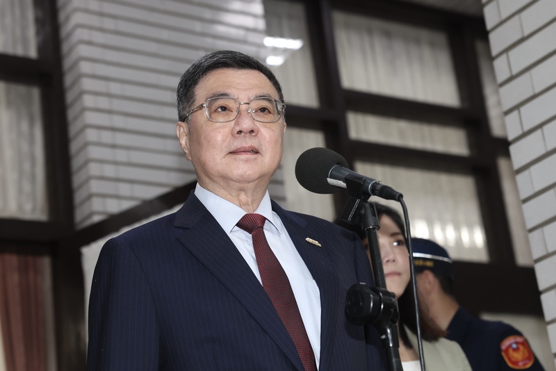 美國總統川普祭出對等關稅，台美已於4月11日與美方首輪談判，立委關切是否能在5月底前再度談判。行政院長卓榮泰表示，5月一定可以，也已備妥方案，談判過程會堅持對台灣最有利方向。 (圖：中央社)