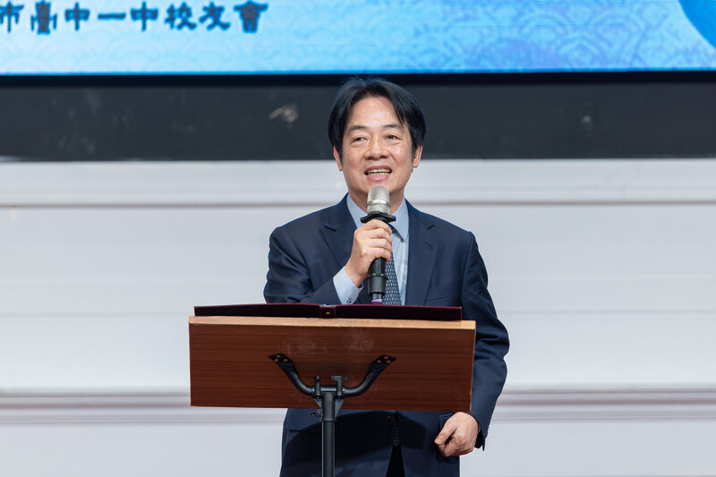 總統賴清德（圖）27日南下出席「台中一中110週年校慶暨台中市台中一中校友會成立50週年聯歡晚會」。（總統府提供）(圖：中央社)