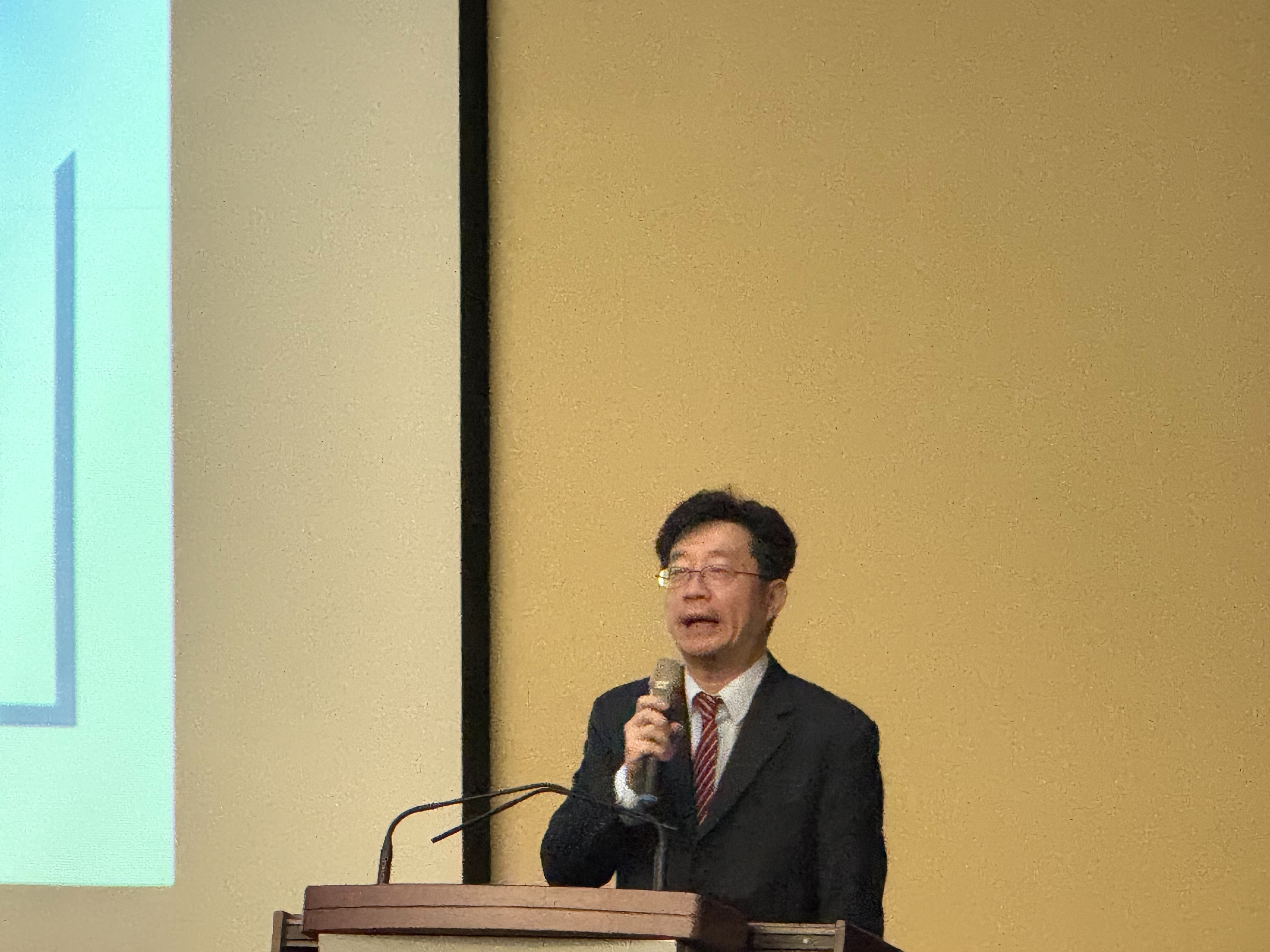 中經院院長連賢明表示，考量輸美產品結構，台灣若能向美方爭取電子供應鏈產品豁免，效益會比壓低整體稅率會更大。(謝佳興 攝)