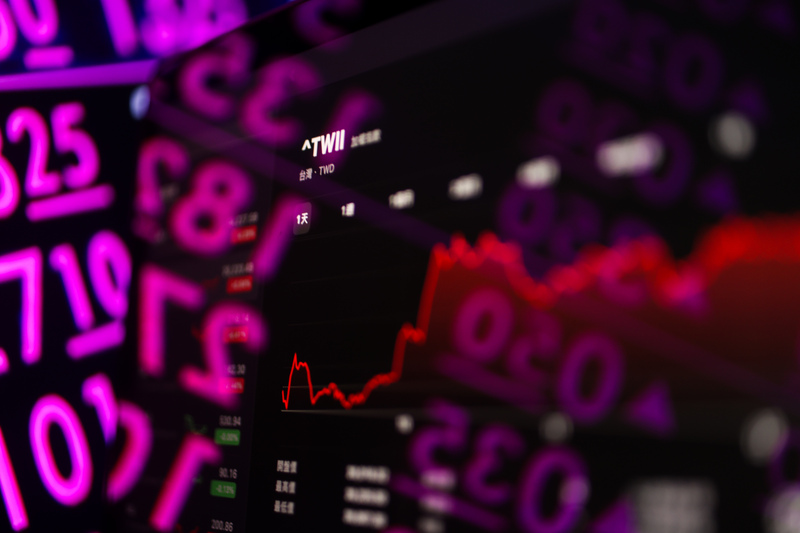 台北股市29日開低走高，終場上漲198.22點，收在20232.63點，站穩20200點，持續收復台股因對等關稅重挫的失土，且連續2個交易日站在2萬點大關之上。(圖：中央社)