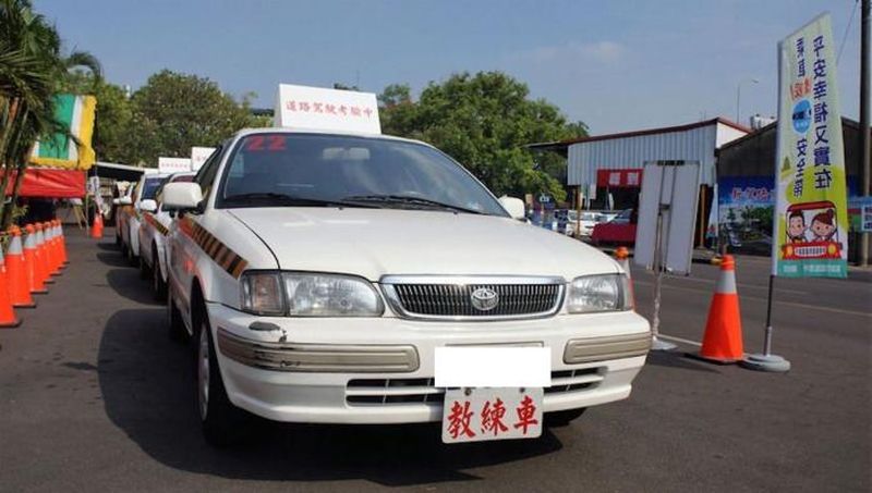 汽車考照加嚴惹議 公路局：滾動檢討修正。(圖：中央社)
