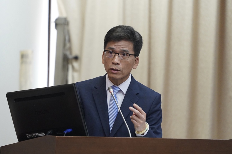 立法院財政委員會30日審查保險法部分條文修正草案，金管會主委彭金隆列席會議，回應立委質詢。 (圖：中央社)