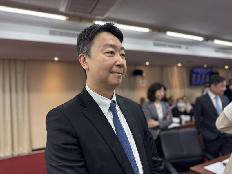 交通部長陳世凱表示，會以實名制方式實施花東居民優惠方案。(圖：中央社)