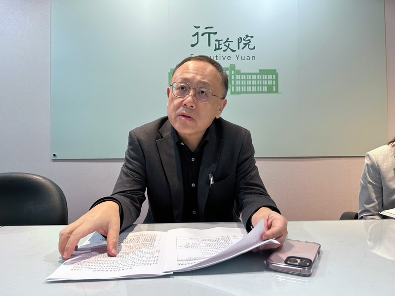 行政院政務委員史哲30日指出，「青年基本法」草案將明定中央政府須4年制定一次青年白皮書、各級政府制定政策時要建立青年參與機制、成立院級青年事務發展會報以及支持青年返鄉等。(圖：中央社)