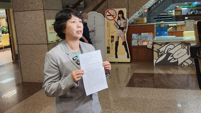 基隆市議員鄭文婷1日向法院聲請「定暫時狀態處分」，盼暫停正在進行罷免她的程序，待刑案偵查有結果後再續行。(圖：中央社)