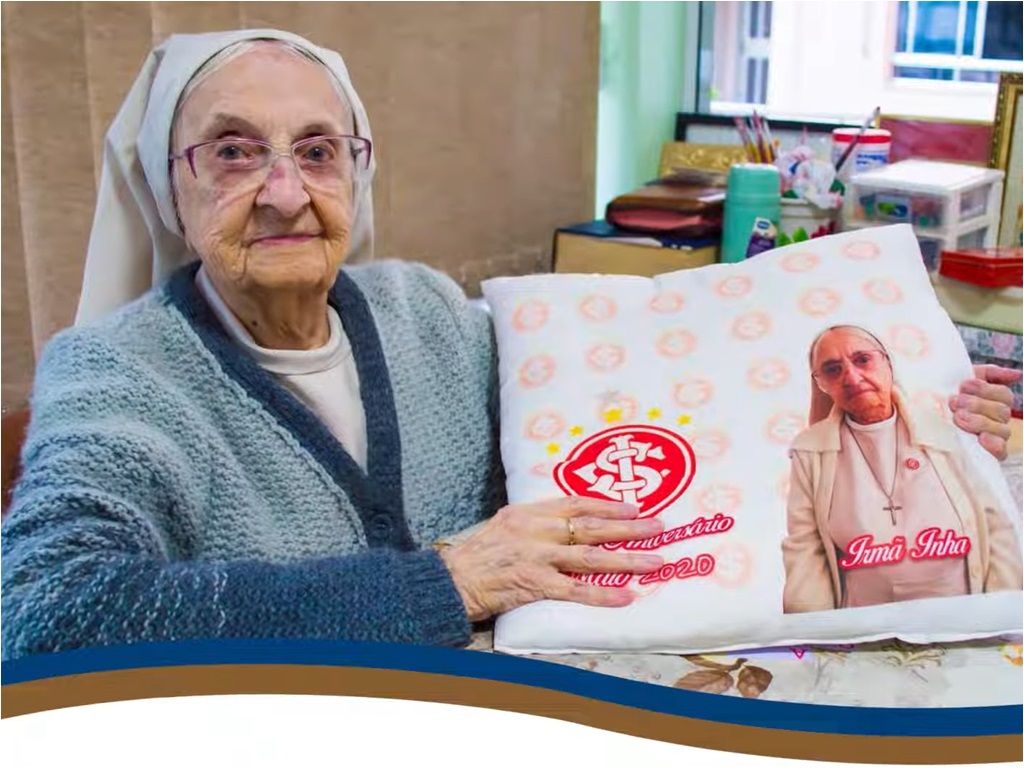 世界最高齡人瑞─116歲的巴西修女魯卡斯(Inah Canabarro Lucas)已在4月30日辭世。(圖:翻拍自YT)