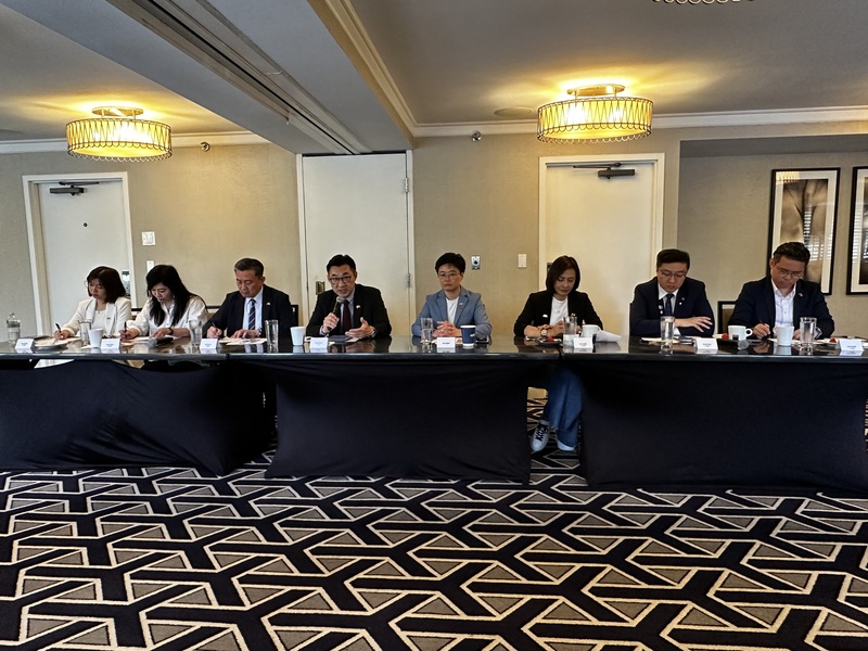 台灣跨黨派立委組團訪美，訪團成員2日與媒體茶敘時表示，此行與美國國會、行政部門交流，討論國防預算、關稅等議題。(圖：中央社)