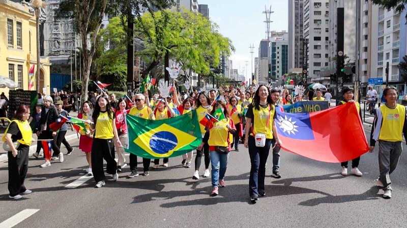 巴西聖保羅僑界聲援台灣參與世界衛生組織（WHO）及相關會議，當地時間4日發起支持台灣參與世界衛生大會（WHA）健走活動，展現僑胞與當地友人對台灣健康人權議題的關注與支持。（駐聖保羅辦事處提供） (圖：中央社)