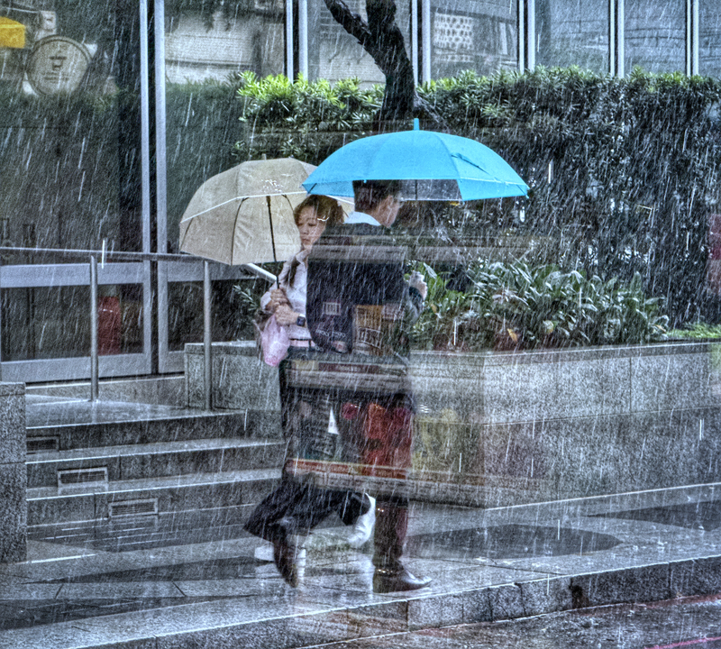 氣象署指出，10日受鋒面影響，天氣不穩定，容易出現短延時強降雨。 (中央社資料照片)