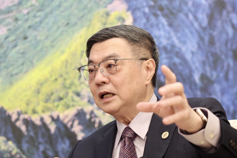 行政院長卓榮泰9日表示，台美談判對等關稅，因兩岸往來密切，為防台灣成為洗產地中心，MIT標準將是未來台美談判焦點之一。 (圖：中央社)