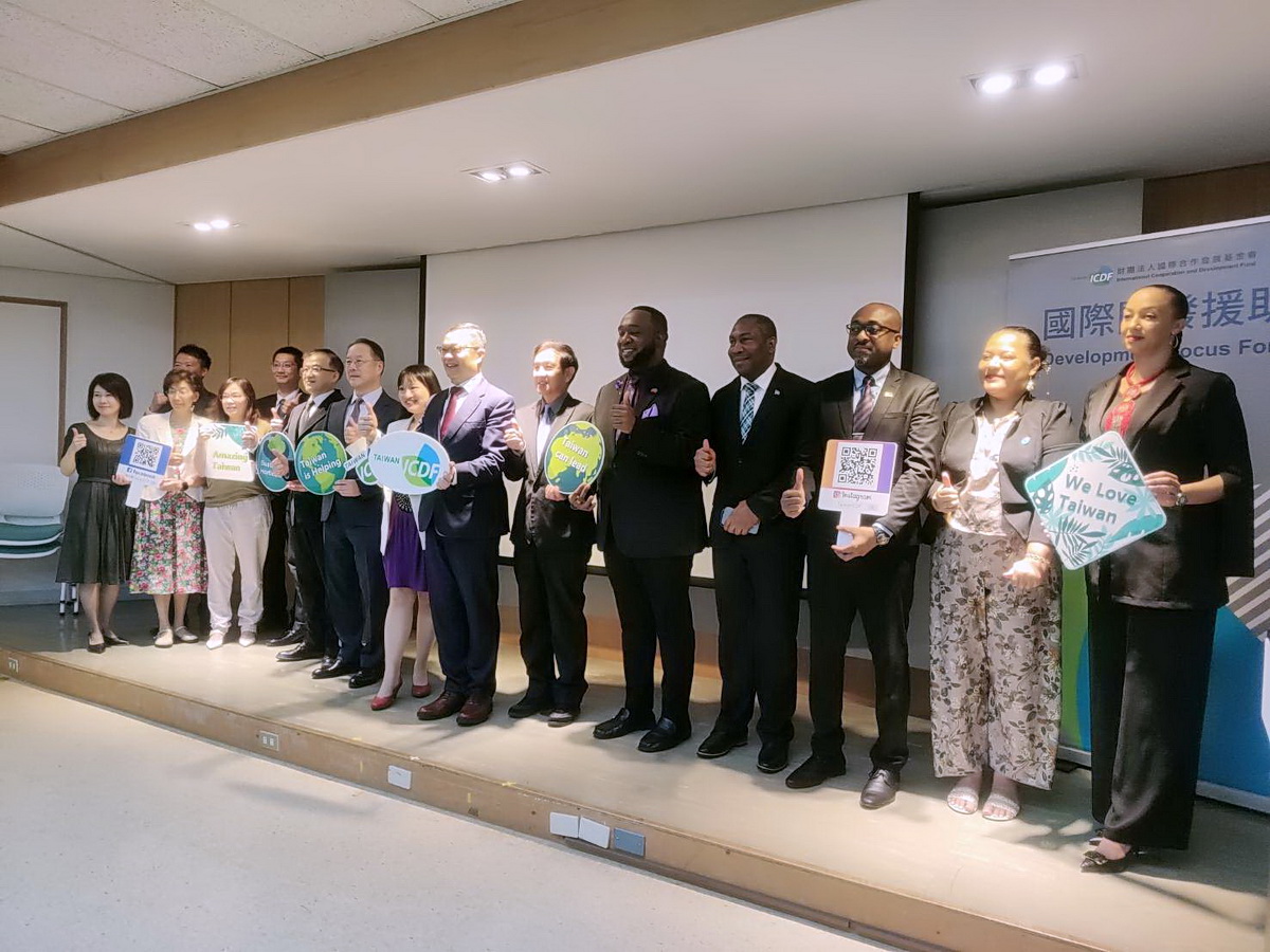 國合會9日與國家圖書館合辦首屆「國際開發援助現場論壇」，探討貿易援助這個不僅涉及經濟，更與社會公義、國際平等有關的議題 (央廣記者王照坤 攝)