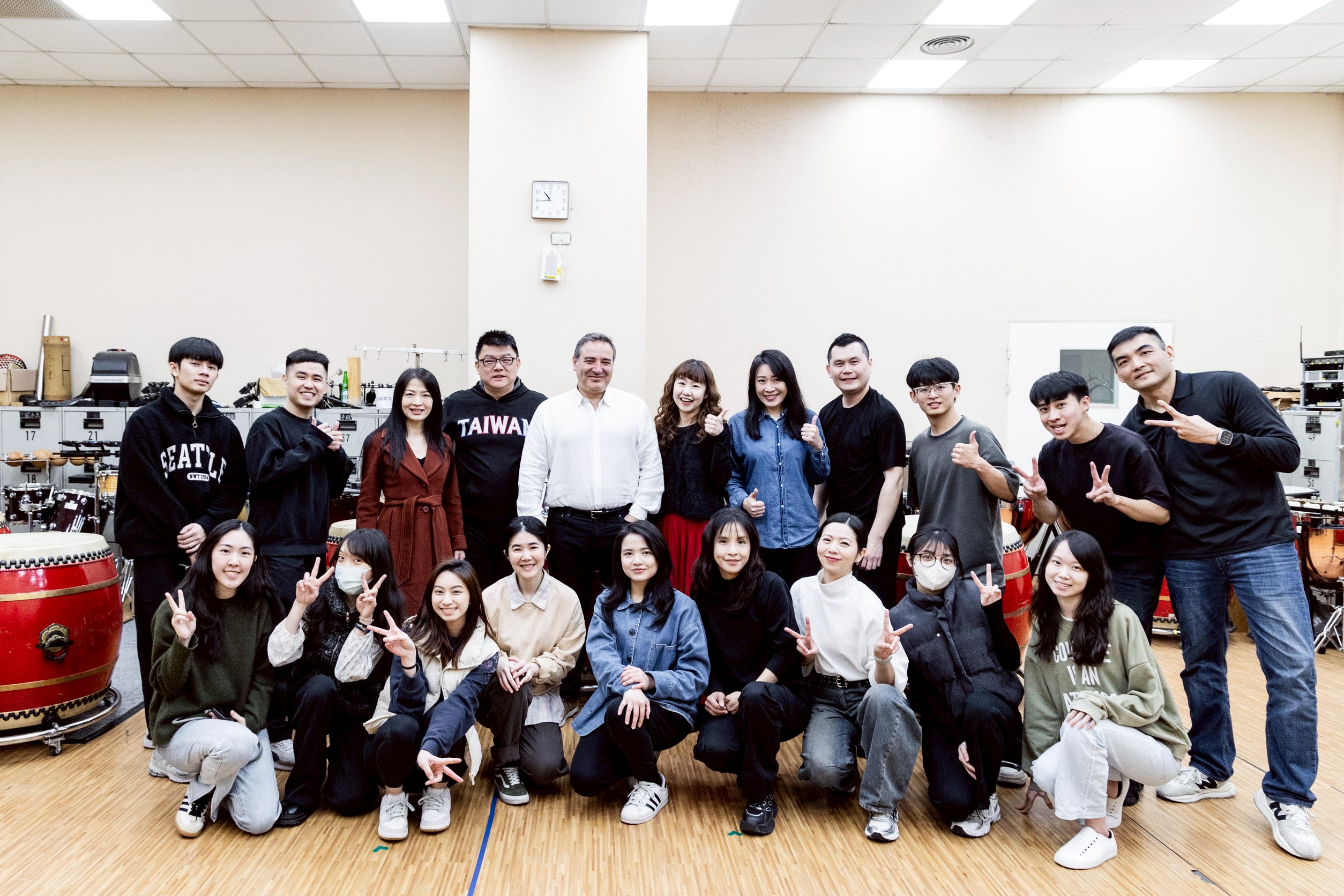 駐團作曲家John Psathas與朱宗慶打擊樂團(朱宗慶打擊樂團提供)