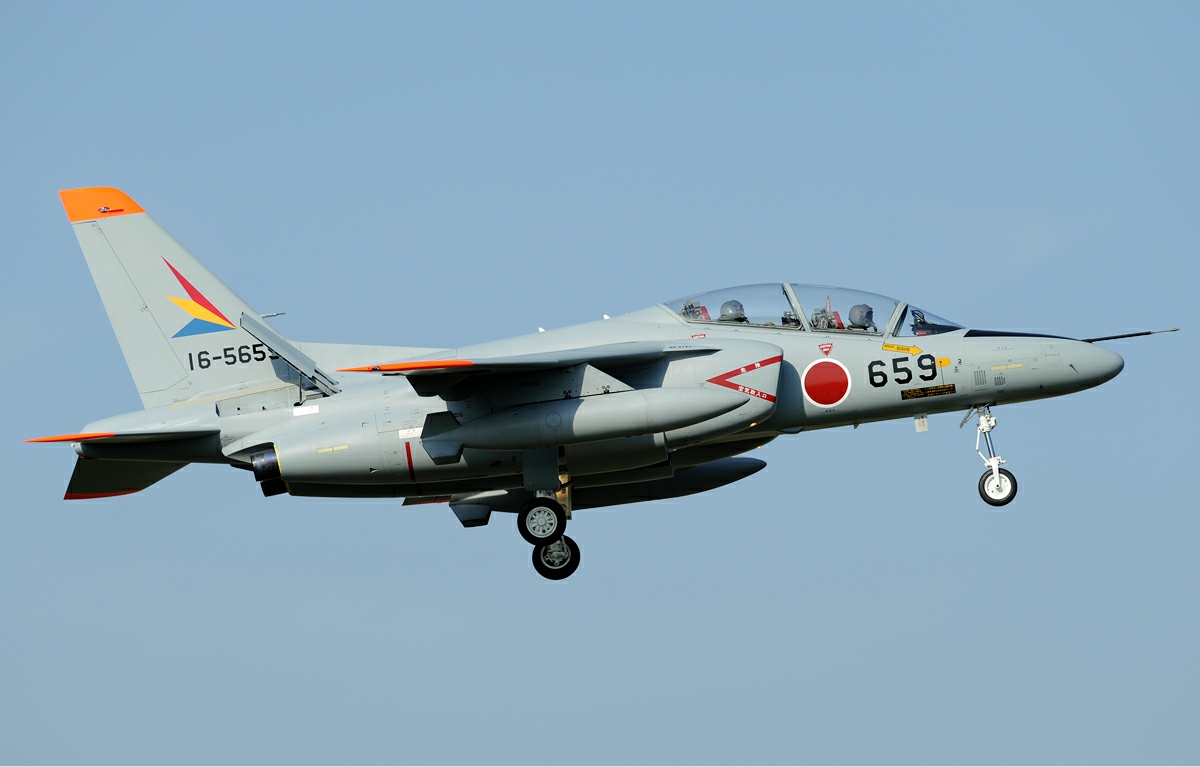 圖為日本航空自衛隊T-4教練機。(圖：維基百科)