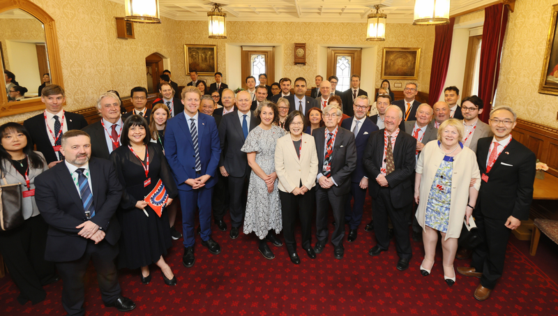 前總統蔡英文15日在英國國會宴會廳出席友台議員舉辦的歡迎酒會，並與智庫和非政府組織代表交流。（訪團提供） (圖：中央社)