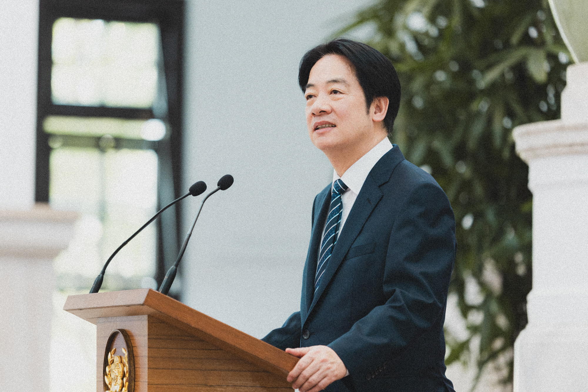 總統賴清德20日就職滿一週年，上午在總統府敞廳發表「迎風轉型、穩健前行」談話。(總統府提供)