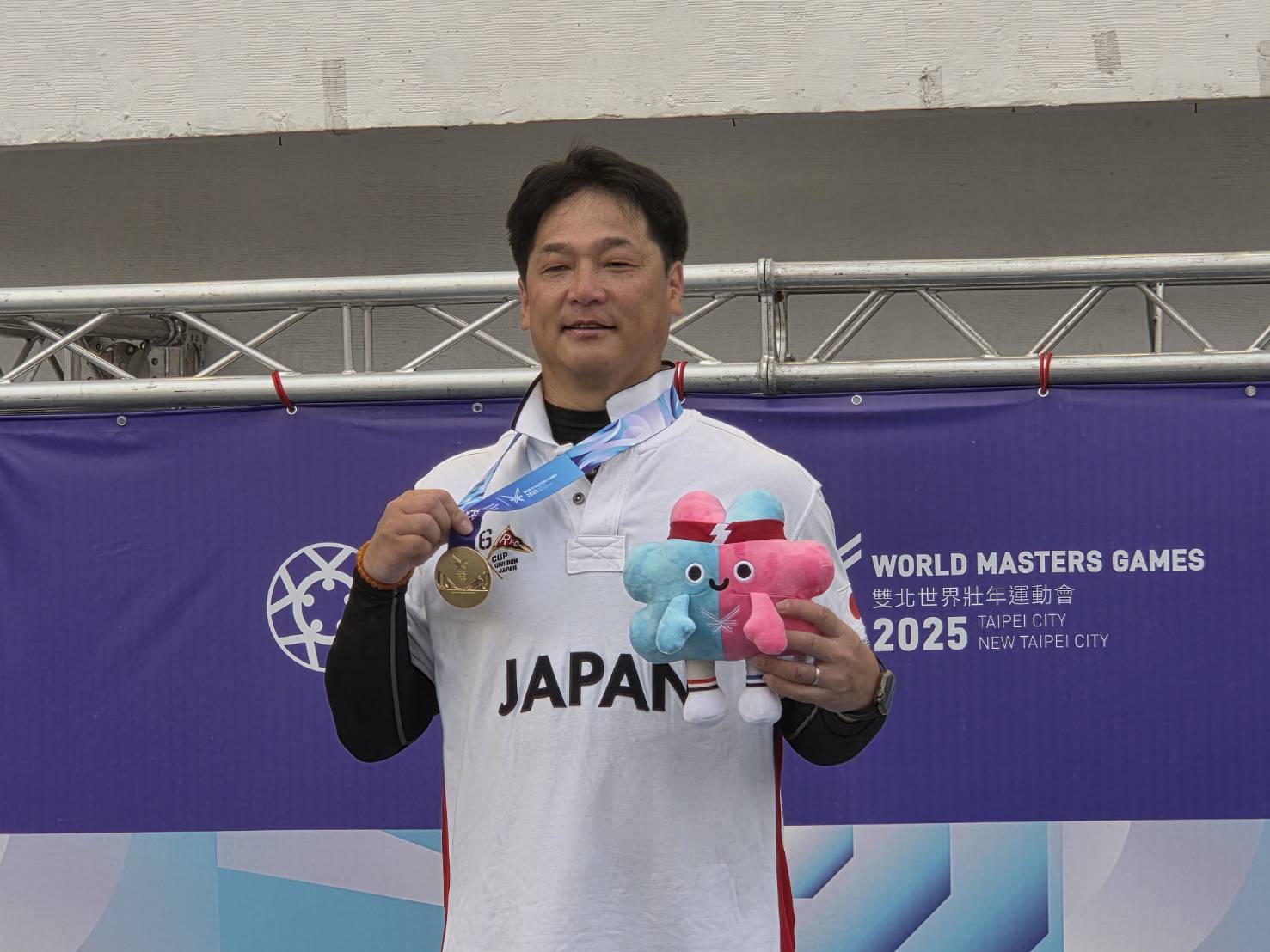 日本和歌山市前議長井上直樹報名參加2025雙北世壯運，20日在最擅長的鏈球項目一舉奪金。(江昭倫 攝)