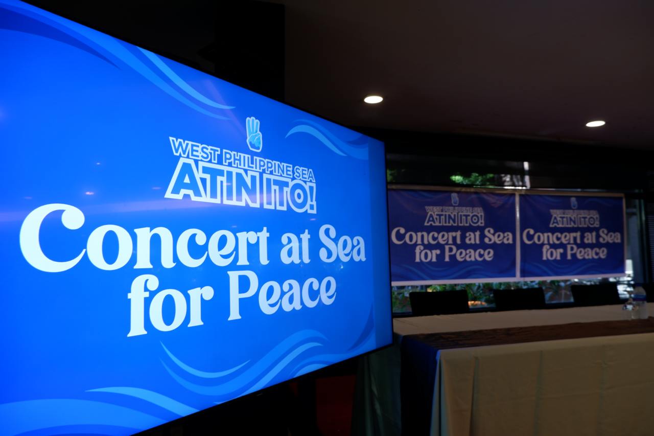 菲律賓民間團體「這是我們的」聯盟22日在大馬尼拉地區奎松市(Quezon City)召開記者會，宣布「西菲律賓海」之旅將於26日啟航。(圖：ATIN ITO FB)