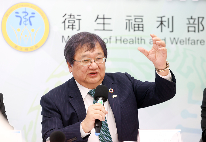 衛福部長邱泰源24日在台北出席WHA世衛行動團返國記者會中指出，雖然美國今年未派代表團參與世界衛生大會，但常駐日內瓦的美方官員仍高度關注台灣的參與，對台灣支持並未減少。(圖：中央社)