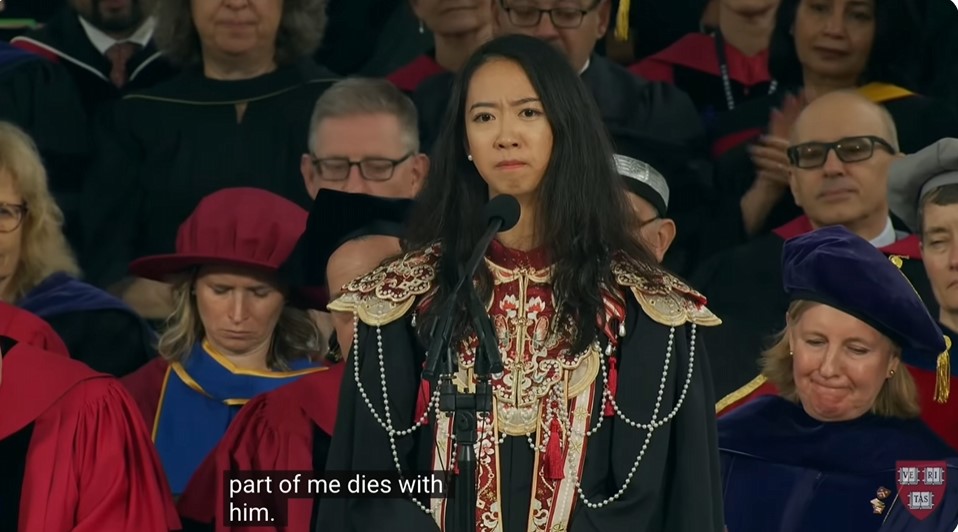 中國學生蔣雨融在美國哈佛大學畢業典禮致詞。(Yurong Luanna Jiang YT)