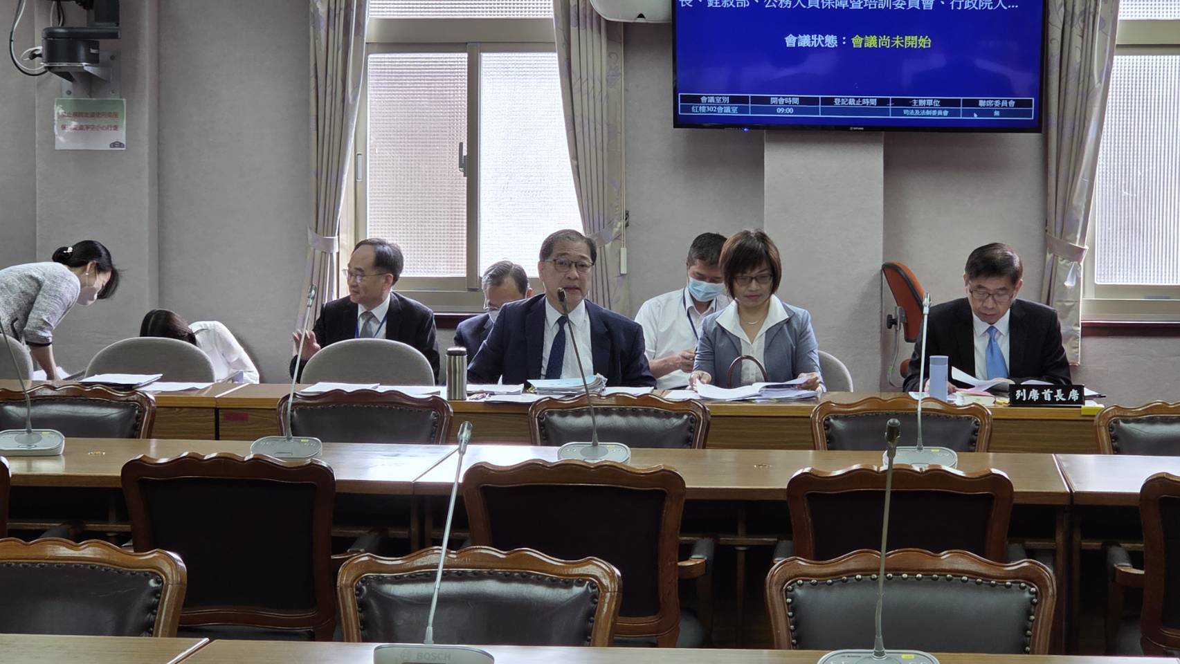 法務部長鄭銘謙列席立法院司法法制委員會。(劉玉秋攝)