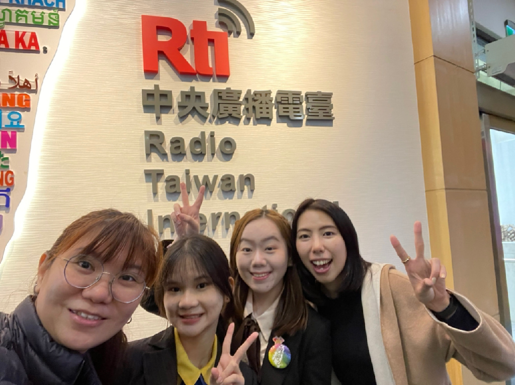 馬華青的副團長及學員親臨央廣
