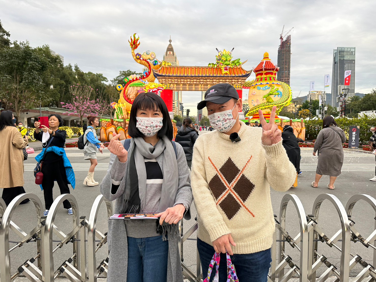 李與譚談俚語:「田無溝，水無流」