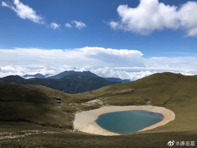 李與譚談俚語:「惦惦食三碗公半」